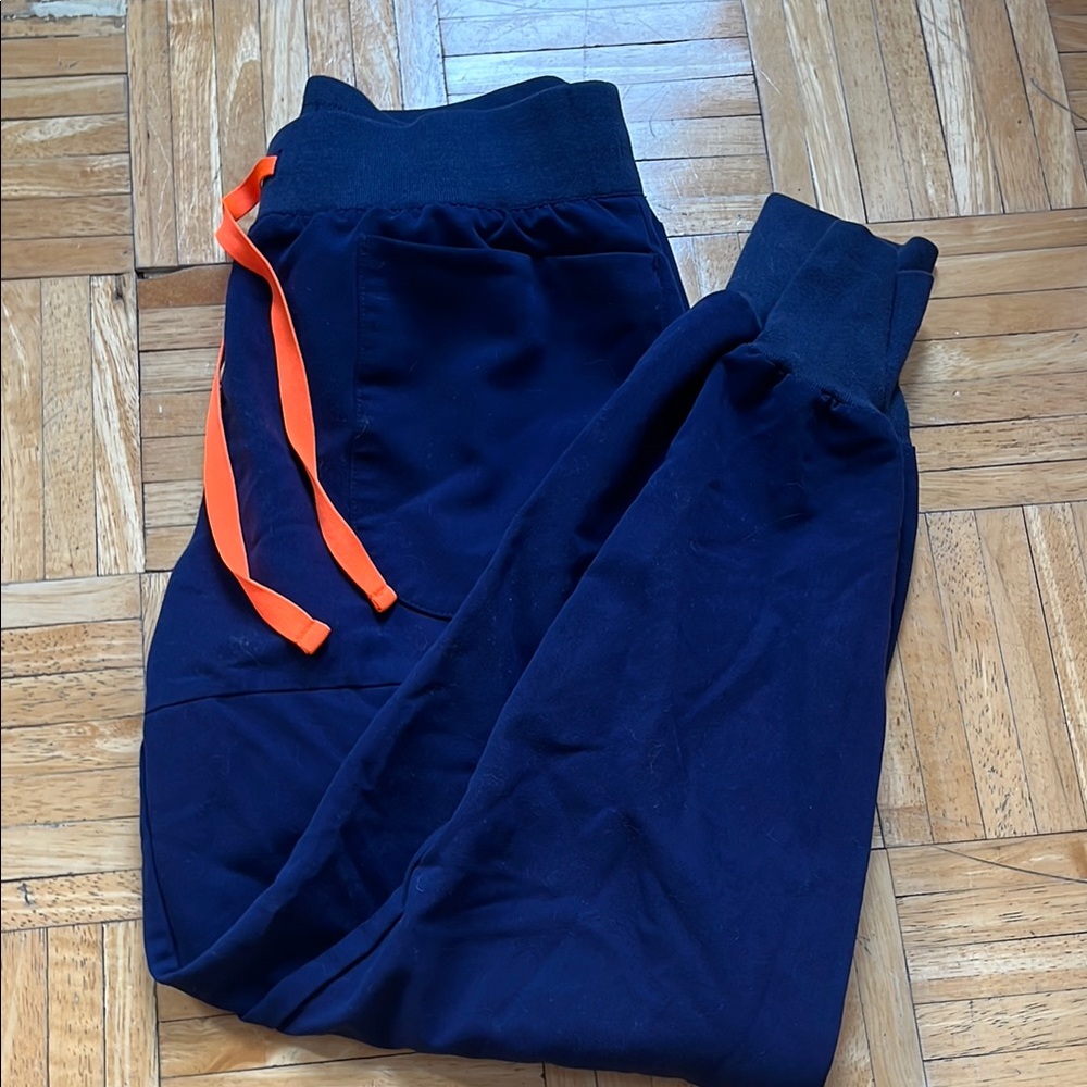 FIGS navy joggers